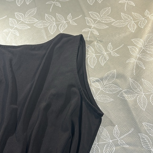 Ladies Allan B. Sleeveless Blouse. - Picture 5 of 6